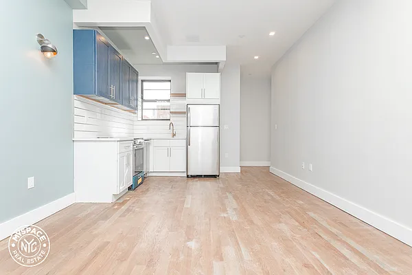 Rented by MySpaceNYC | media 9