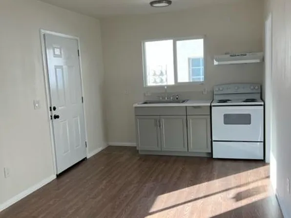 17392 Jacquelyn Ln #108, Huntington Beach, CA 92647