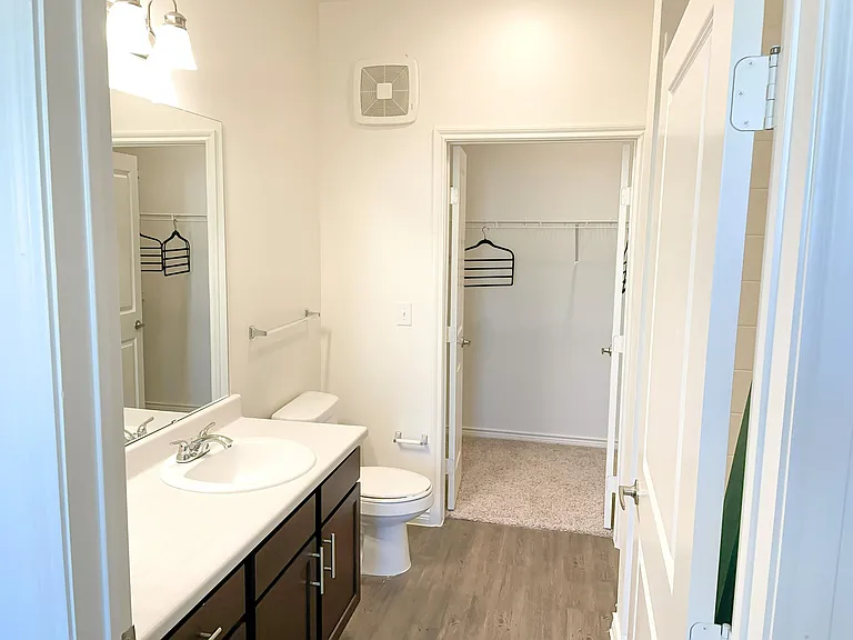 McKinney Falls Apartments — Photo 40