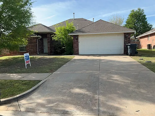 8200 NW 83rd Pl Photo 1