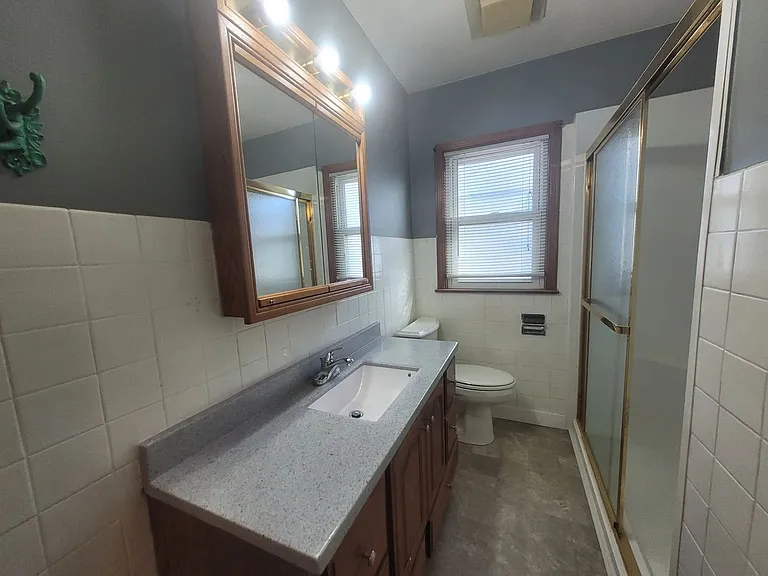 2405 Maple St — Photo 14
