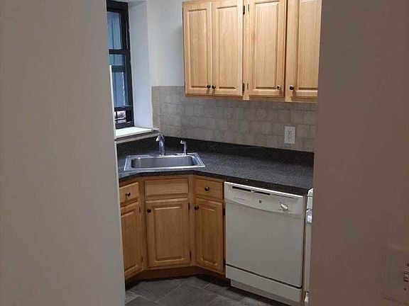 4th image of 271 W 144th St APT 2C