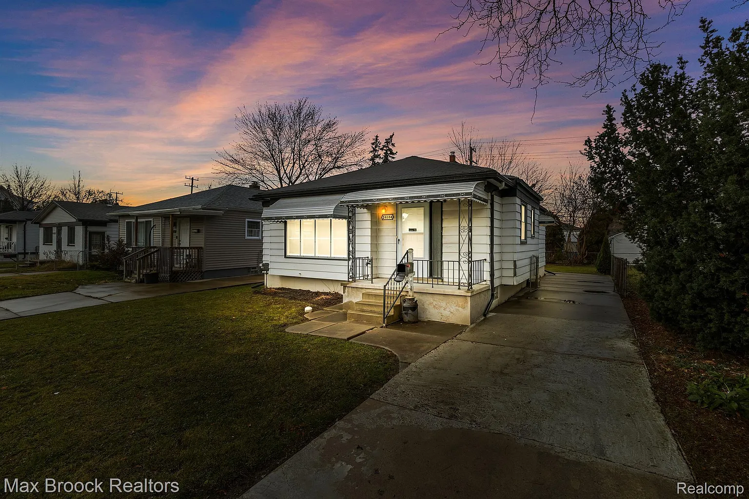 24684 Lambrecht Ave photo 1