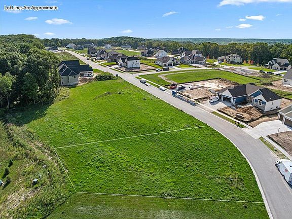 5th image of N66W21344 SWEET CLOVER DRIVE #Lt48