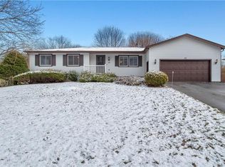 33 Ann Marie Dr, Rochester, NY 14606