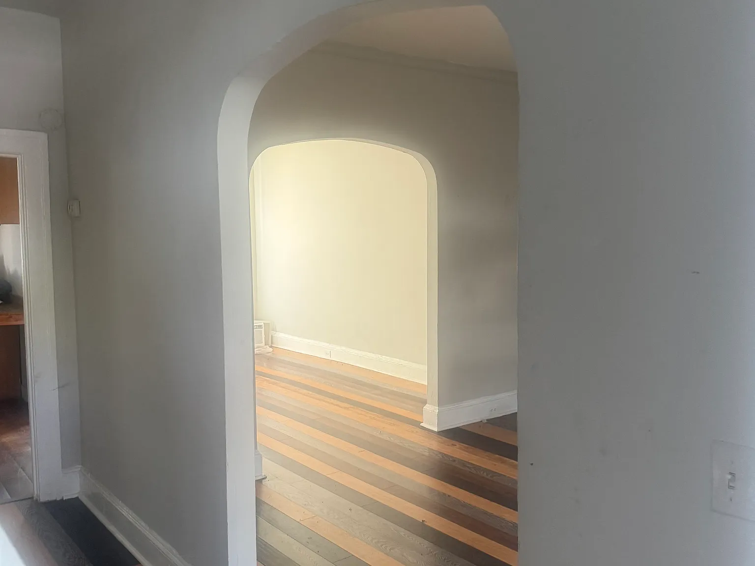 3 bed, 1985 sqft, $1,800 — Photo 3