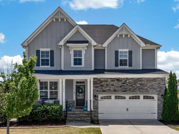 4900 Sunset Stream Dr, Fuquay Varina, NC 27526