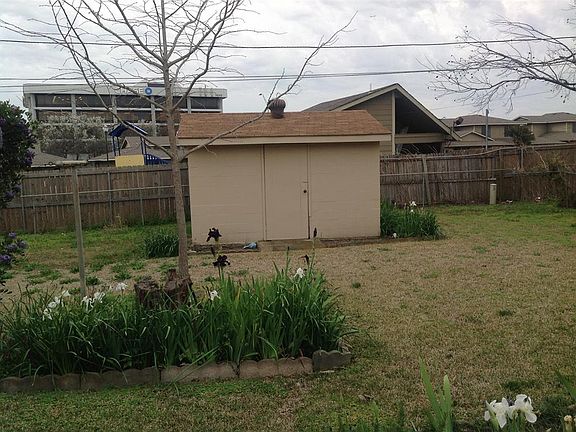 5th image of 1600 Southmoor Dr