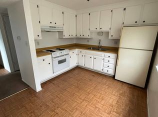 56 Lark Center Dr APT B, Santa Rosa, CA 95403