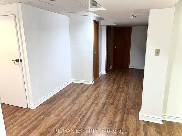 121 Jackman Cres — Photo 17