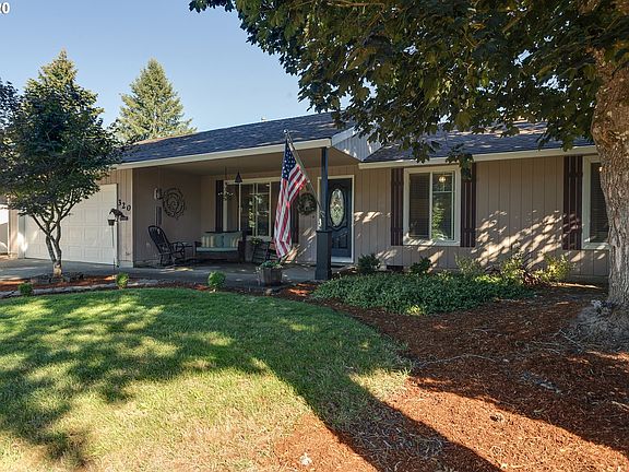 2nd image of 320 SE 35th Ct