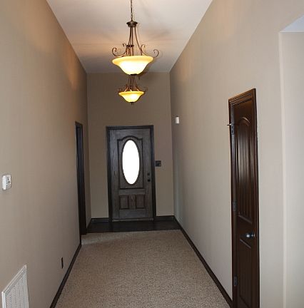 2nd image of 1847 Camelot Dr