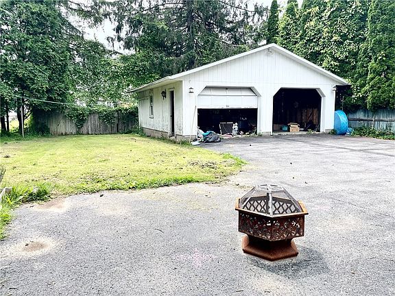 3rd image of 457 N Seward Ave