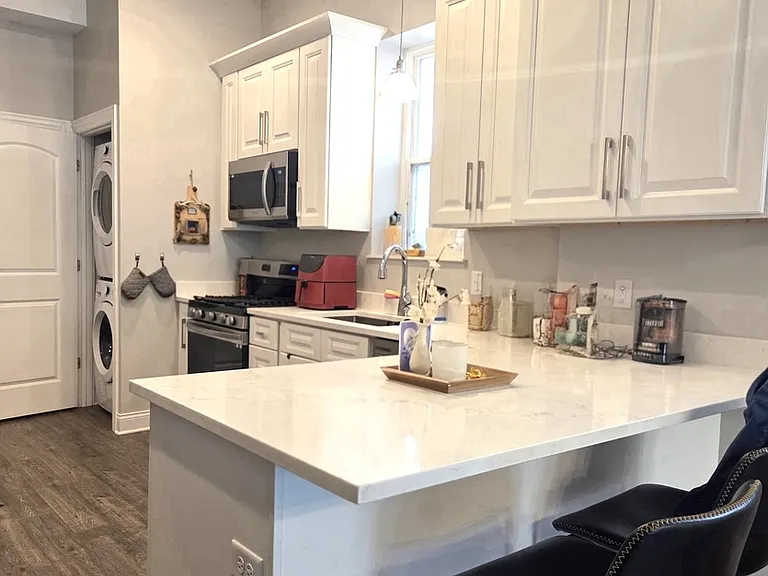 2726 W Haddon Ave #2 — Photo 9