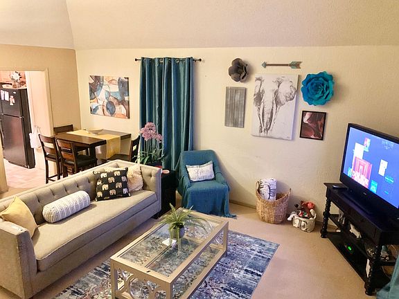 4th image of 4433 N Stanton St APT 505