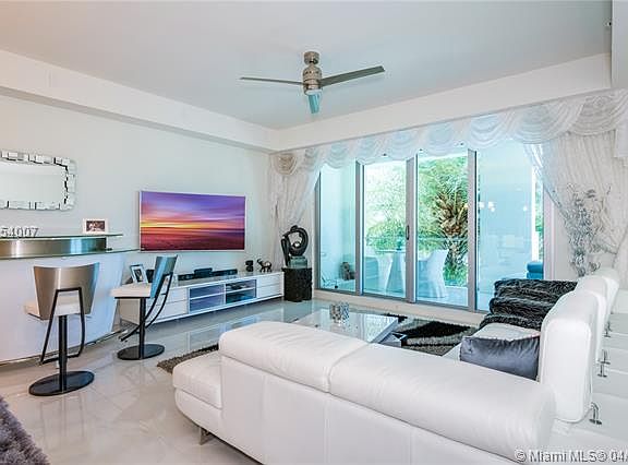4th image of 257 Shore Ct