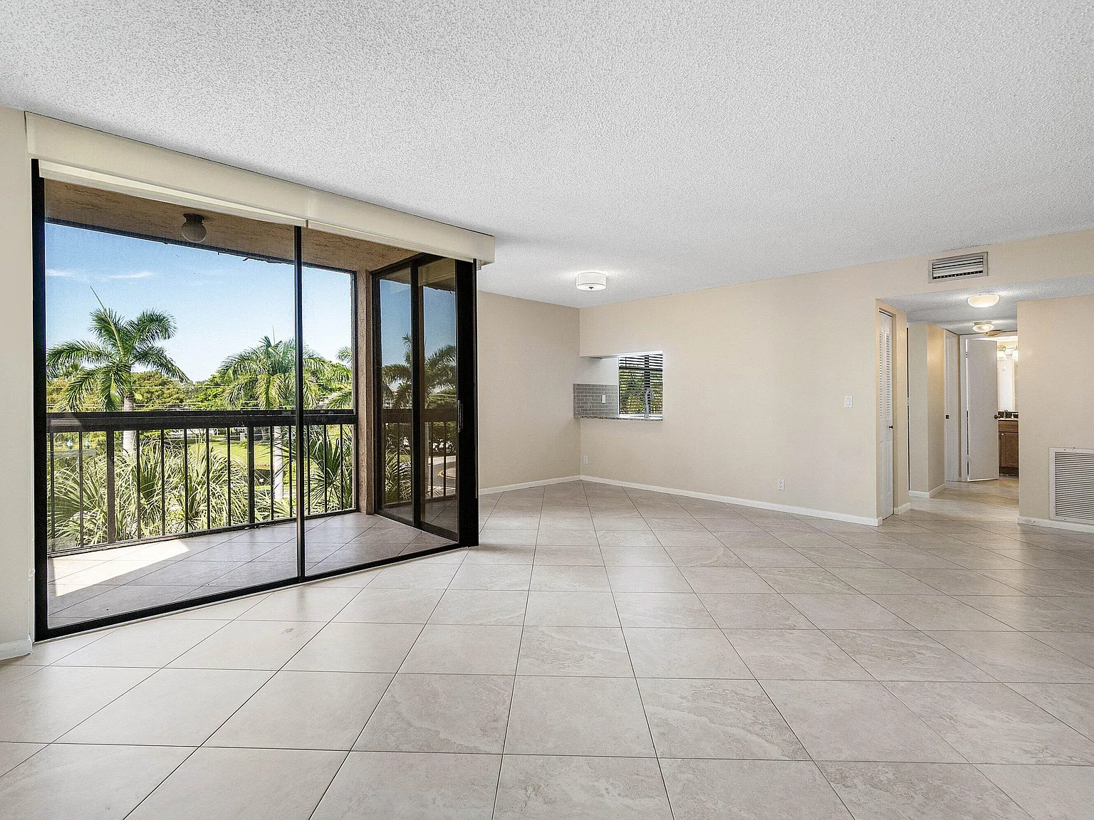1 bed, 1.0 bath, 758 sqft, $1,975 — Photo 4