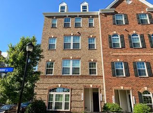 13699 Endeavour Dr, Herndon, VA 20171