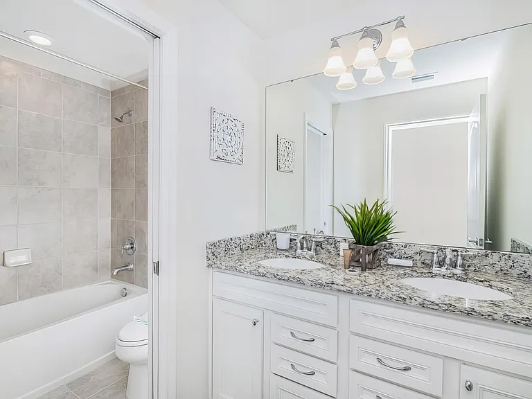 7427 Oakmoss Loop — Photo 7