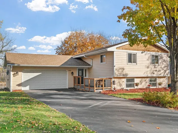 2604 Lakeshore Ave, Little Canada, MN 55117