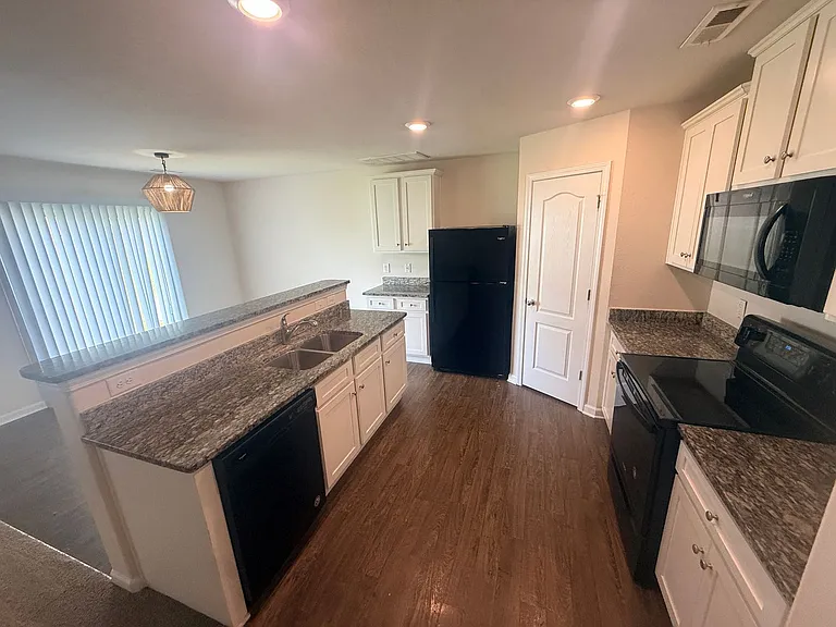 2042 Talbert Ct #1 — Photo 6