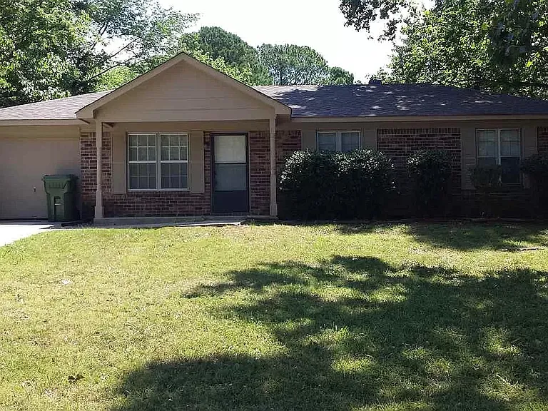 3100 Gayhart Dr NW — Photo 1