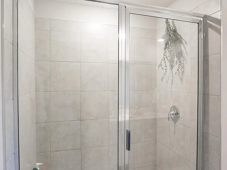 517 Swanholme Dr — Photo 29