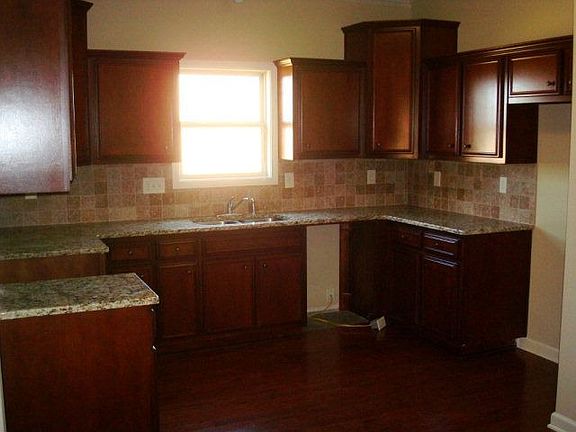 2nd image of 2507 Ridge Wood Dr