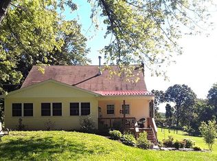 913 Huffs Church Rd, Alburtis, PA 18011