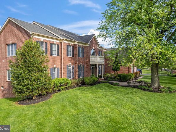 41113 Canongate Dr, Leesburg, VA 20175