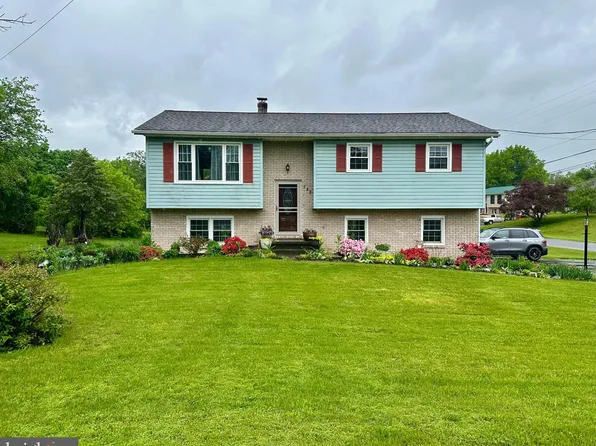 738 Lindia Dr, Chambersburg, PA 17202