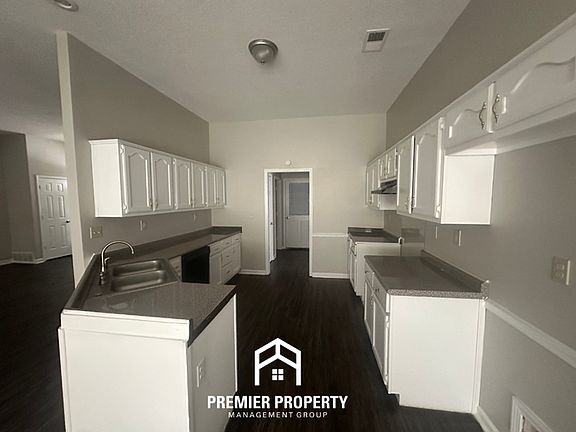 4th image of 2638 Country Glade Dr