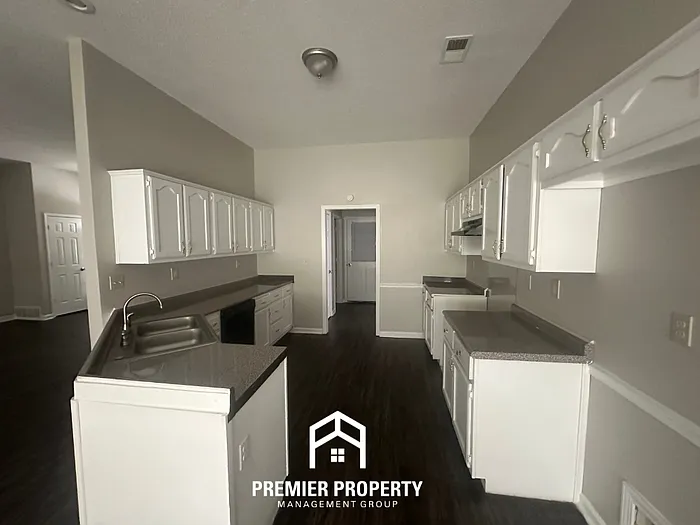2638 Country Glade Dr — Photo 4
