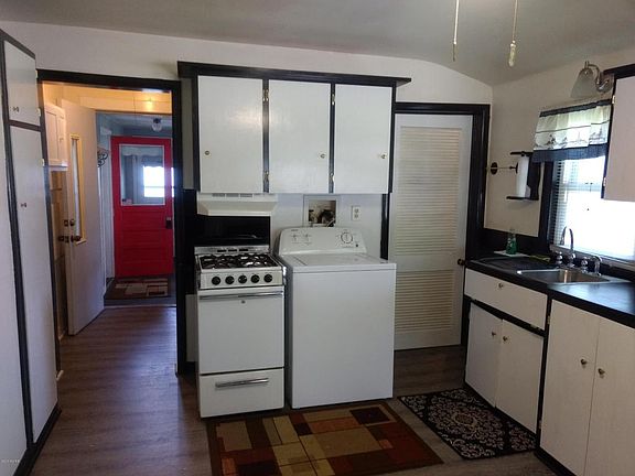 4th image of 109 E Beryl St