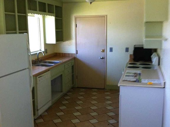 3rd image of 3730 Kentucky Ave