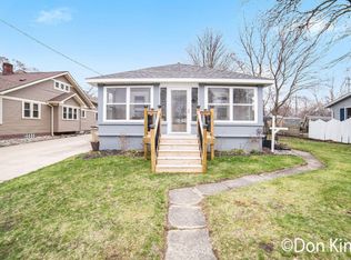 312 Sigsbee St, Rockford, MI 49341