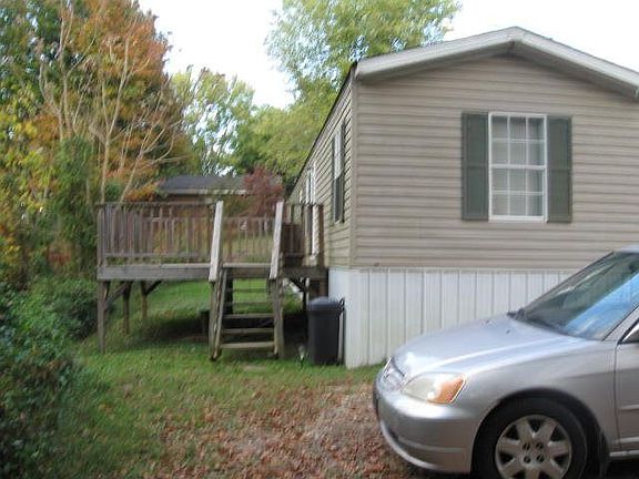 2nd image of 2907 McCoinsville Rd