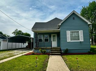 1104 E Jefferson St, Clinton, IL 61727