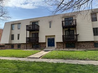511 Broadway Ave APT 104, Mattoon, IL 61938
