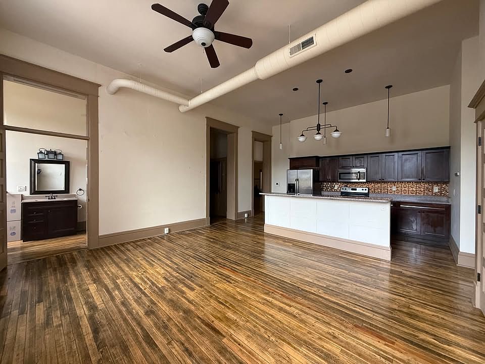 Kitchen/living room open concept