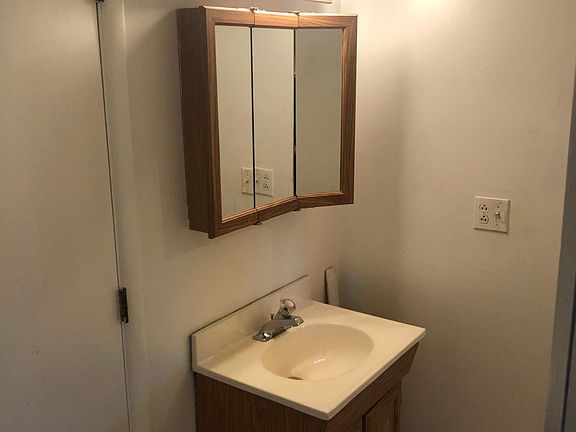 4th image of 24 Marshall Ave APT 2