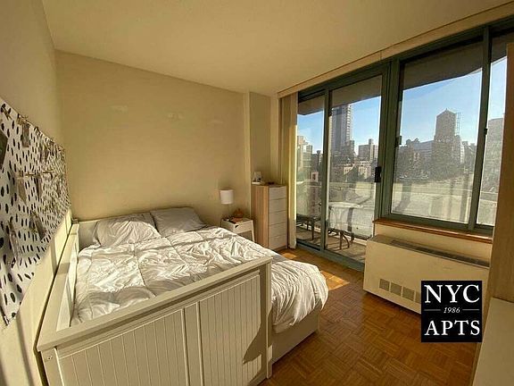 5th image of 127 E 30th St APT 11B