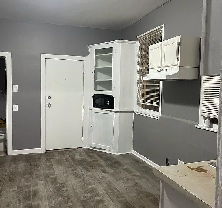 1st image of 5323 S Emerald Ave #19A