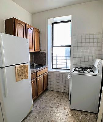 3rd image of 1674 E 13th St APT D