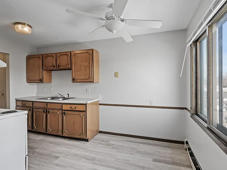 Highland Gables Apartments — Photo 7