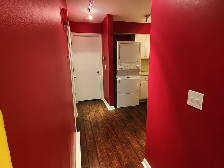 430 Emmett St #F — Photo 8