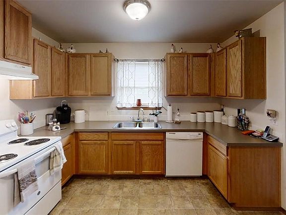 3rd image of 1406 Bethel Park Ct NE