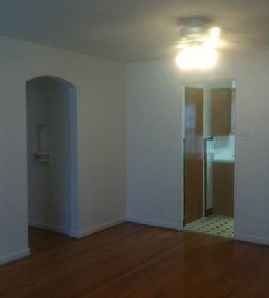 Kitchen & Hallway Entry