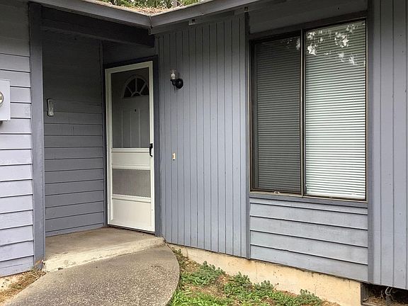3rd image of 5108 Hideaway Ln #B