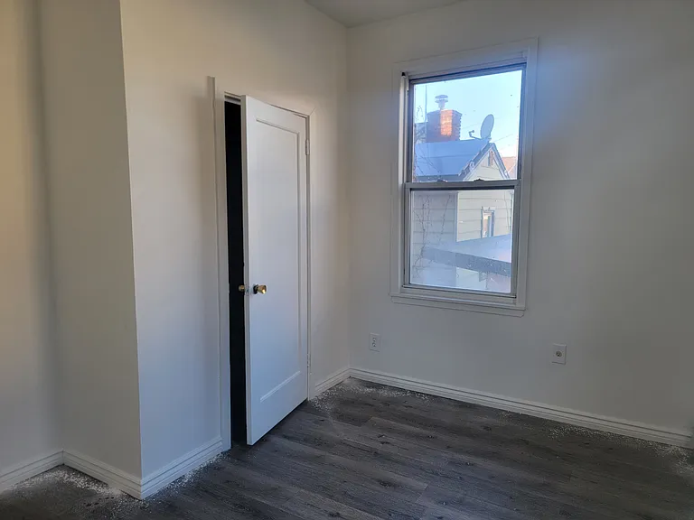 140 Beach 60th St #1-R — Photo 6